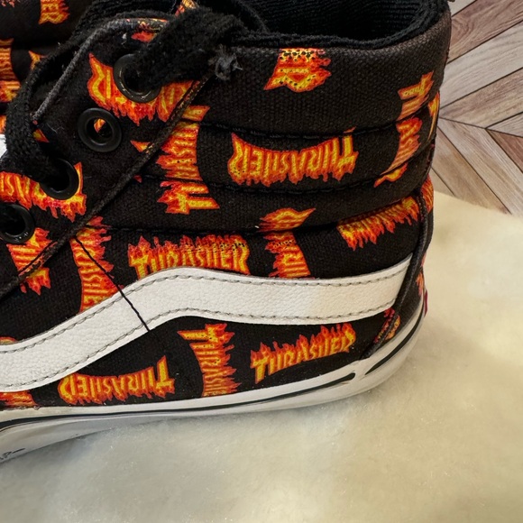 Mens 7.5 Thrasher Vans hi top Sk8 laces up - Picture 2 of 9